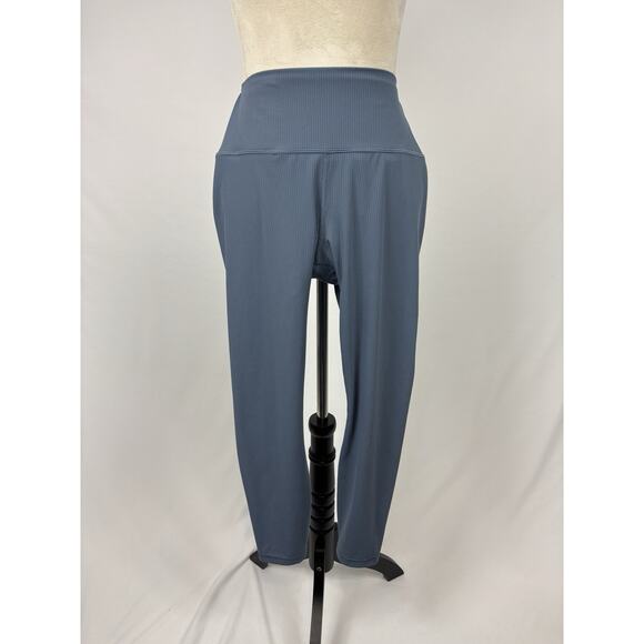 Athleta Transcend Rib 7/8 Tight Grey Blue Medium Ribbed Yoga Tights - Picture 2 of 13
